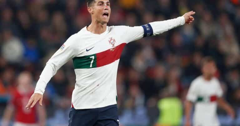 Cristiano Ronaldo receives insane offer from an interested club & he is ready to ACCEPT the deal