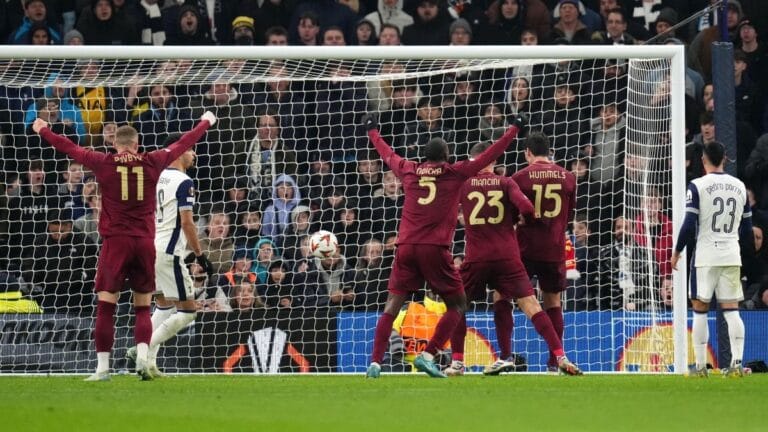 Tottenham 2-2 Roma: Hummels leveller earns visitors crucial point