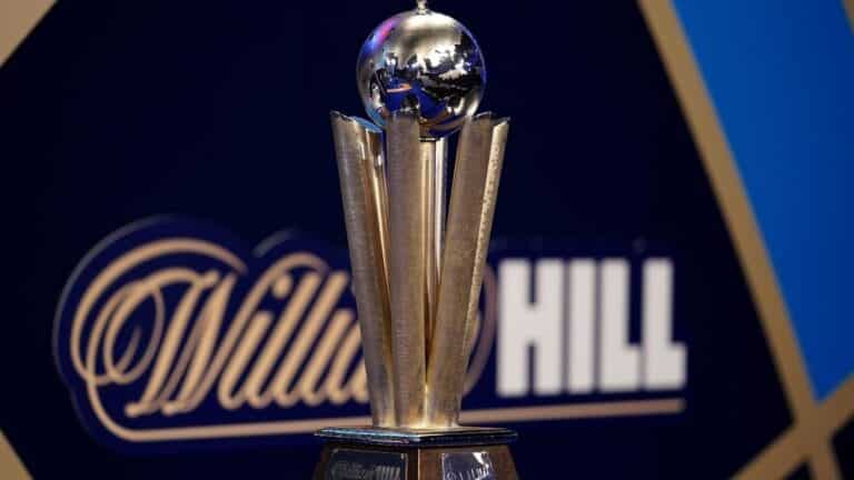 Luke Littler vs Stephen Bunting: World Darts Championship favourite cruises to semi-final win