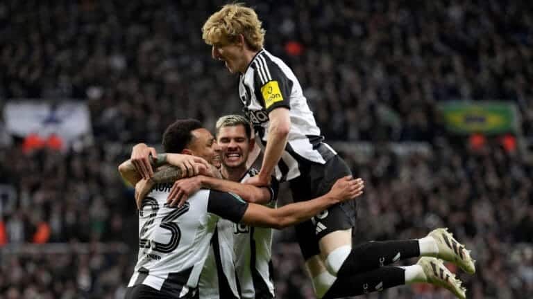 Newcastle 2-0 Arsenal: Magpies overpower Gunners to book Wembley date