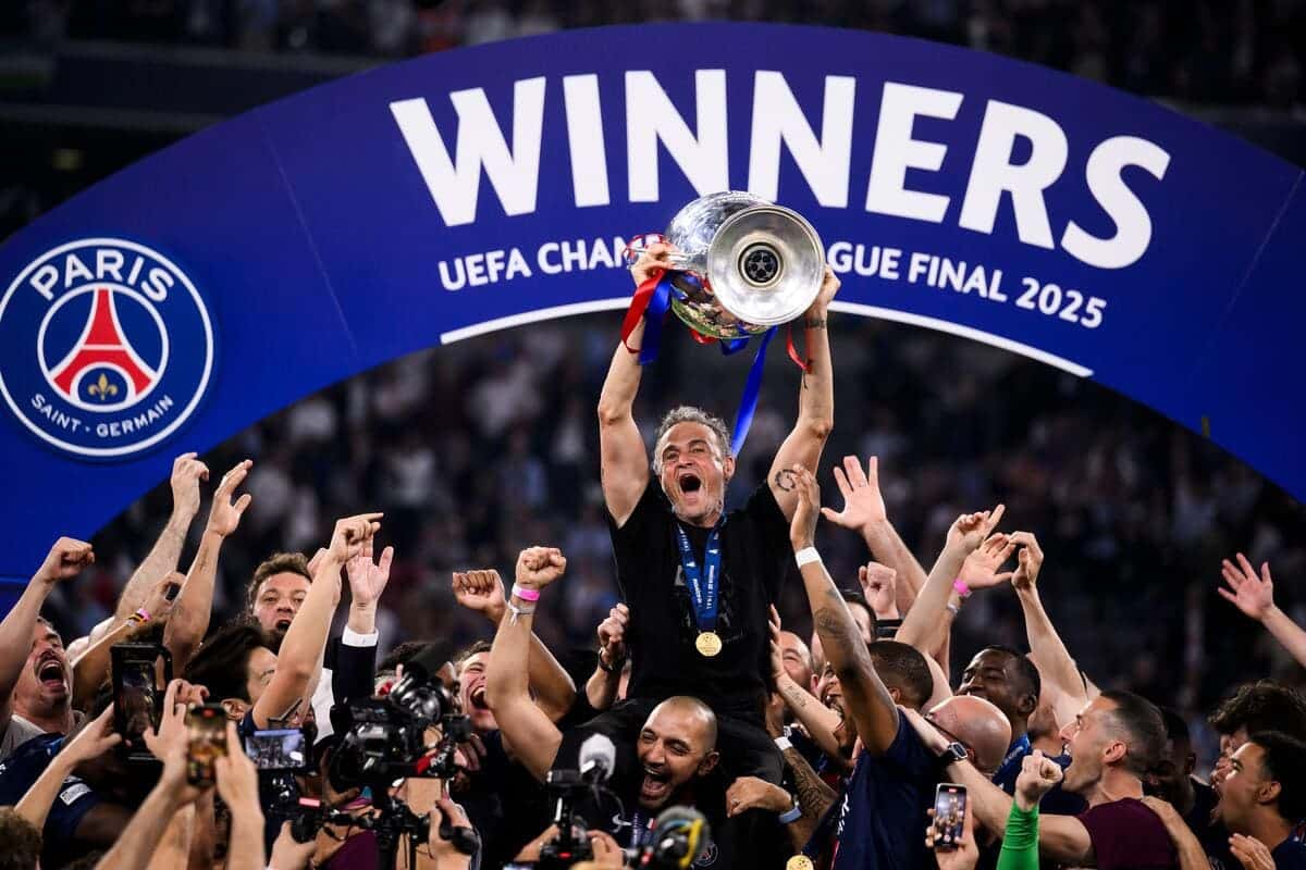 Luis Enrique lifts the Champions League trophy