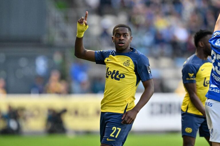 Sunderland sign midfielder Noah Sadiki