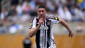 Dusan Vlahovic: AC Milan ahead of Manchester United in race for Serbia star