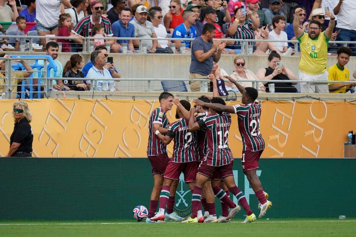 Fluminense celebrate