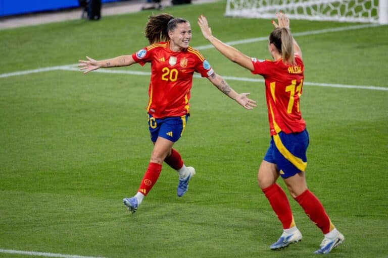 Spain 2-0 Switzerland: World champions progress despite missing two penalties